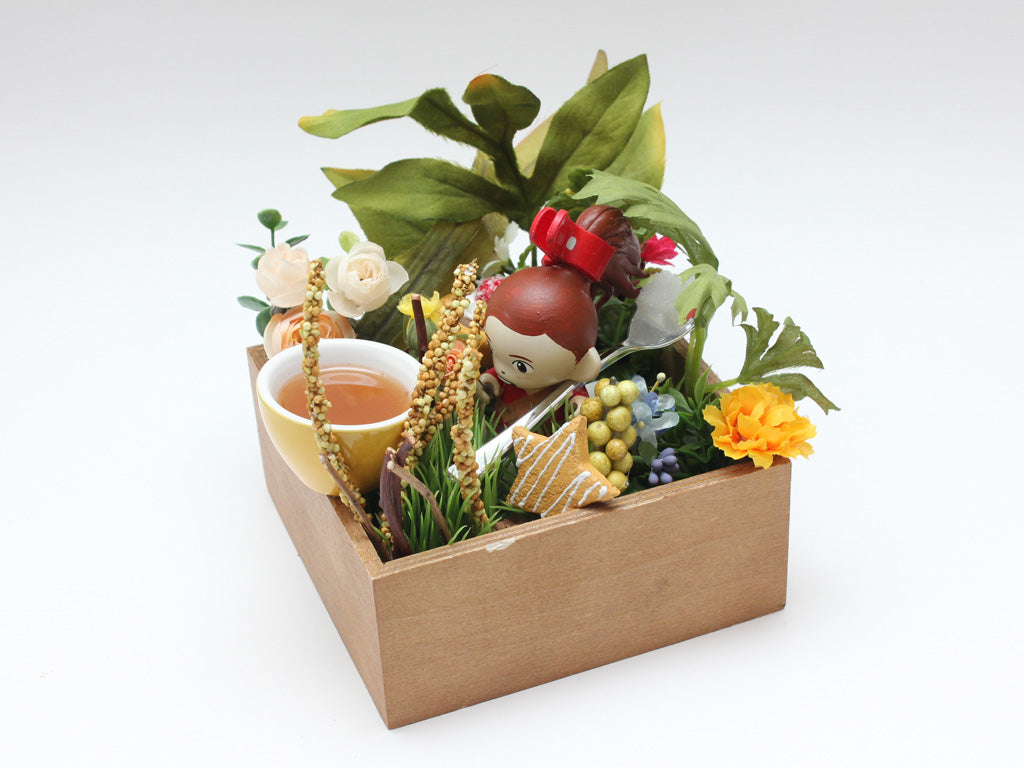 Zard Apuya - "Arrietty's Garden Tea Party" - Spoke Art